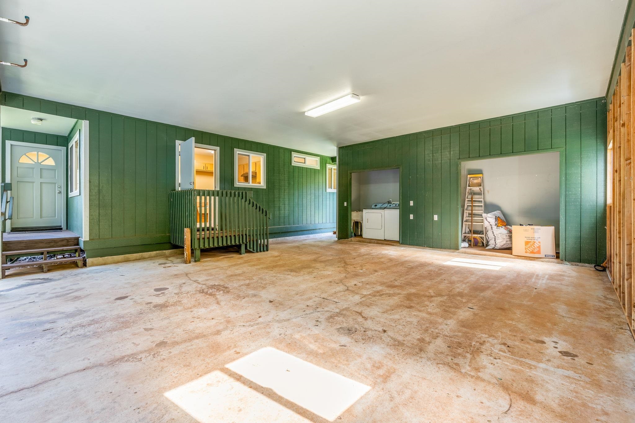 2640 Olinda Road Makawao, HI 96768 - Photo 43 of 49 a view of a livingroom with wooden floor and a large window