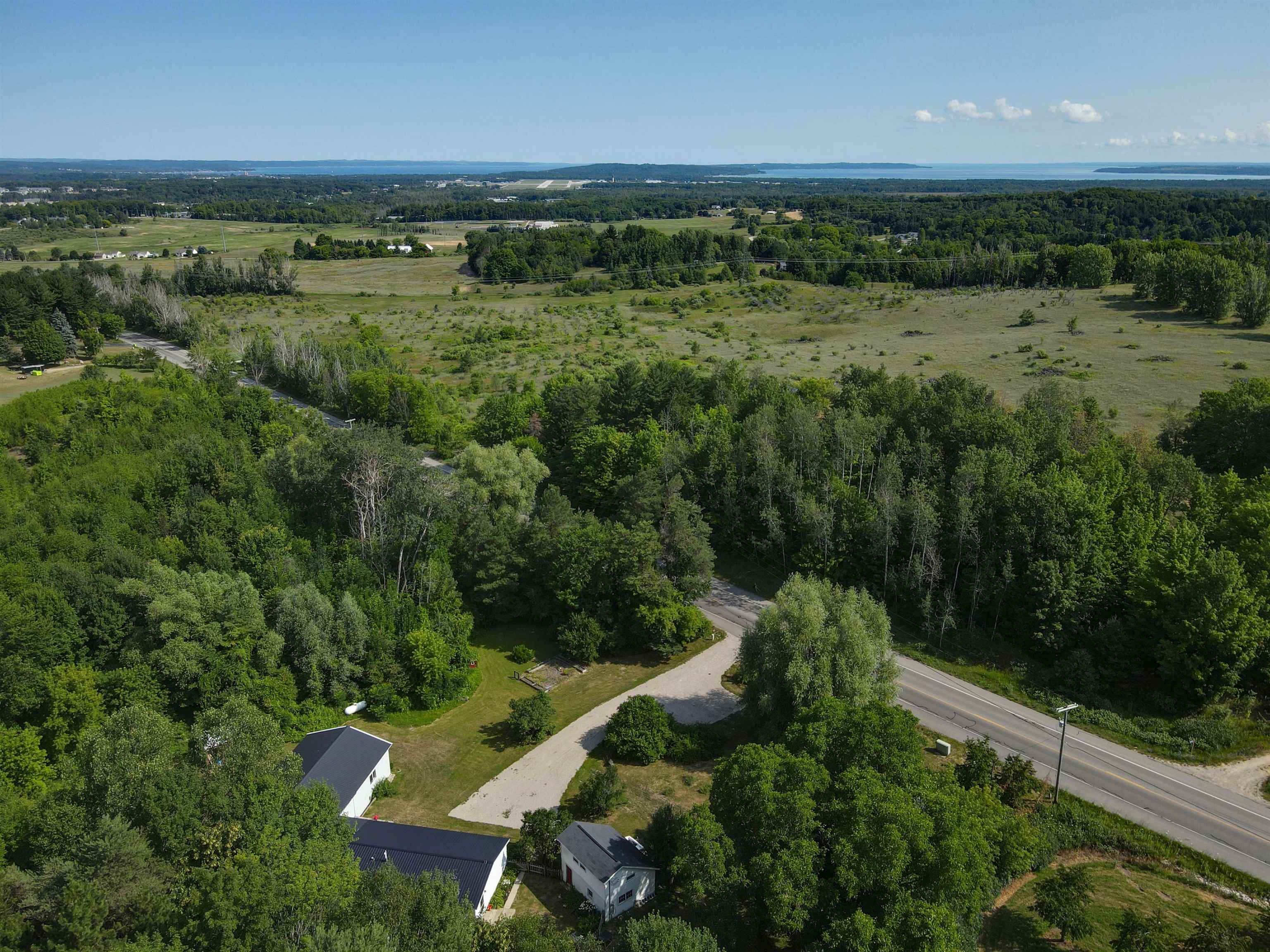 457 North Garfield Road Traverse City, MI 49696 - Photo 7 of 42