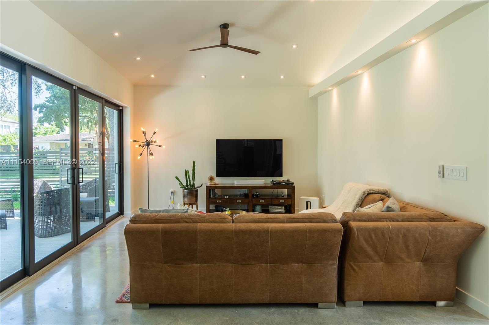 4001 Woodridge Road Miami, FL 33133 - Photo 6 of 15 Living Room