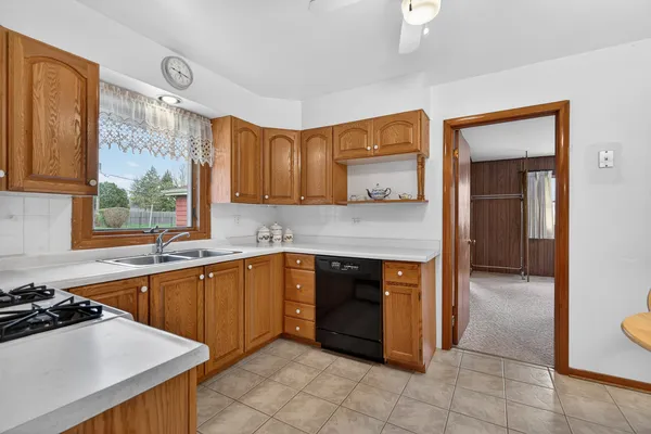 $440,000 | 102 West Elaine Circle, Prospect Heights, IL 60070