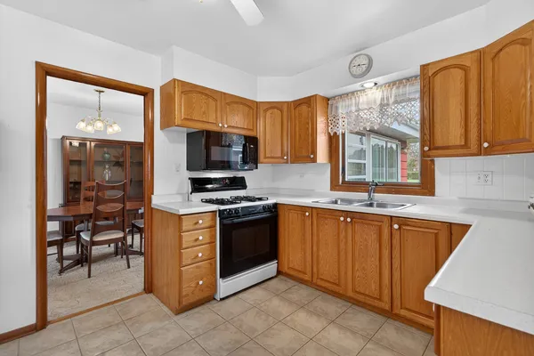 $440,000 | 102 West Elaine Circle, Prospect Heights, IL 60070