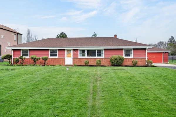 $440,000 | 102 West Elaine Circle, Prospect Heights, IL 60070