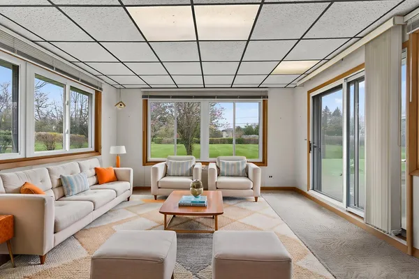 $440,000 | 102 West Elaine Circle, Prospect Heights, IL 60070