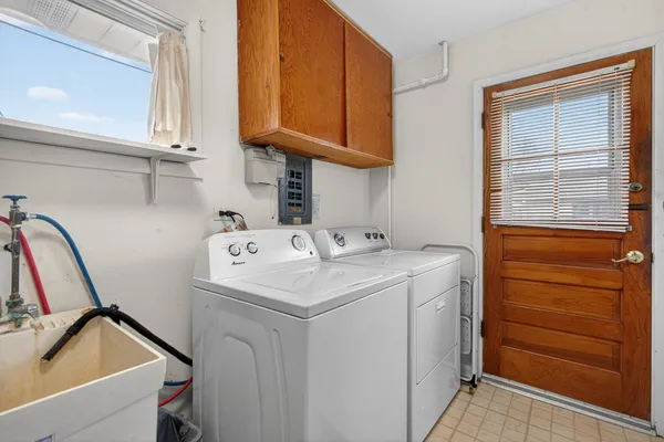 $440,000 | 102 West Elaine Circle, Prospect Heights, IL 60070