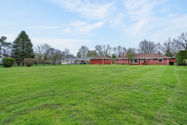 $440,000 | 102 West Elaine Circle, Prospect Heights, IL 60070