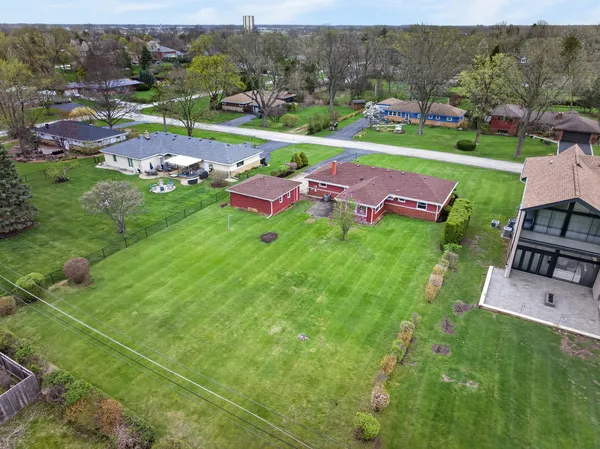 $440,000 | 102 West Elaine Circle, Prospect Heights, IL 60070