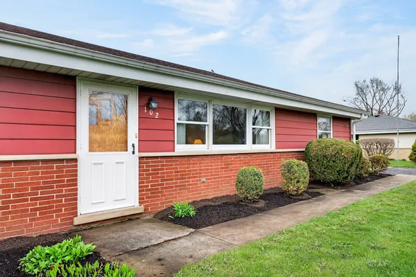 $440,000 | 102 West Elaine Circle, Prospect Heights, IL 60070