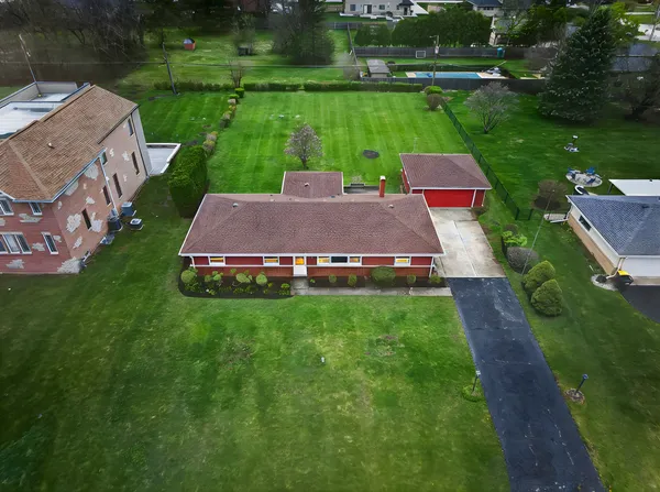 $440,000 | 102 West Elaine Circle, Prospect Heights, IL 60070