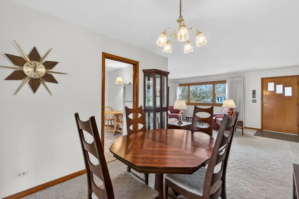 $440,000 | 102 West Elaine Circle, Prospect Heights, IL 60070
