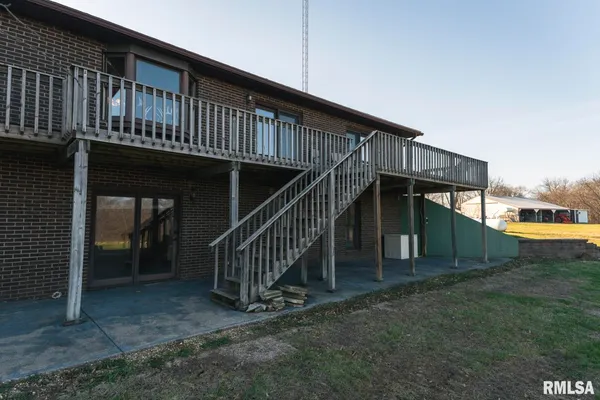 $635,000 | 896 Northeast 1300 Street, Roodhouse, IL 62082