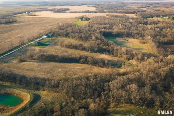 $635,000 | 896 Northeast 1300 Street, Roodhouse, IL 62082