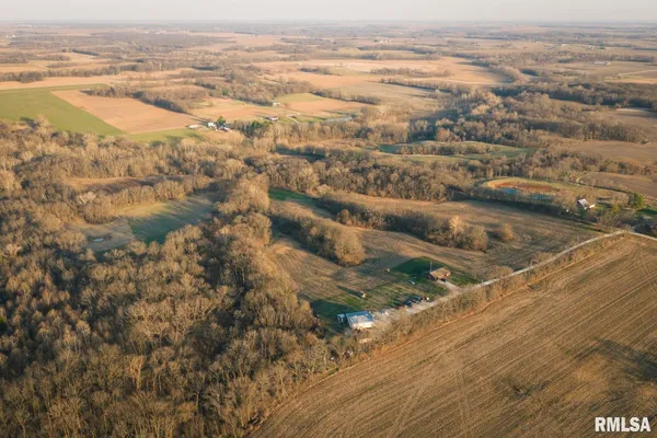 $635,000 | 896 Northeast 1300 Street, Roodhouse, IL 62082