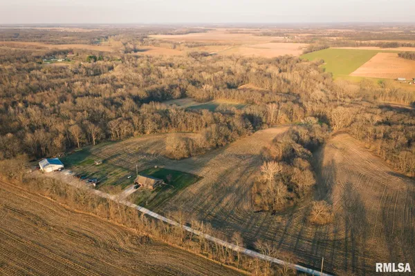 $635,000 | 896 Northeast 1300 Street, Roodhouse, IL 62082