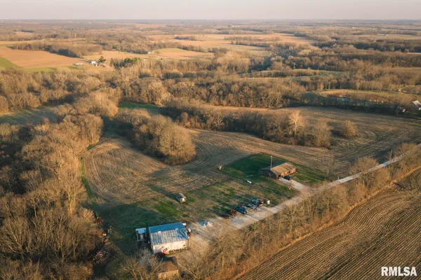 $635,000 | 896 Northeast 1300 Street, Roodhouse, IL 62082