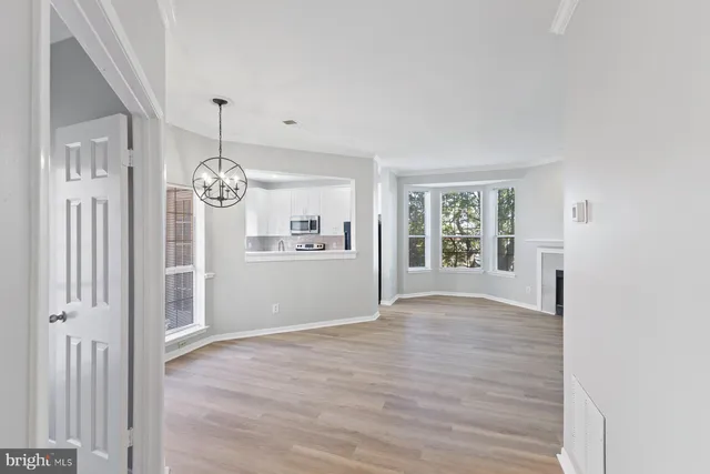 $2,150 | 678 Gateway Drive Southeast, Unit 911, Leesburg, VA 20175