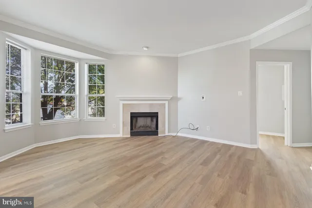 $2,150 | 678 Gateway Drive Southeast, Unit 911, Leesburg, VA 20175