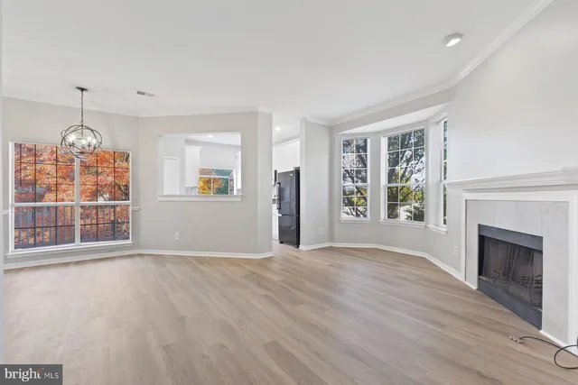 $2,150 | 678 Gateway Drive Southeast, Unit 911, Leesburg, VA 20175