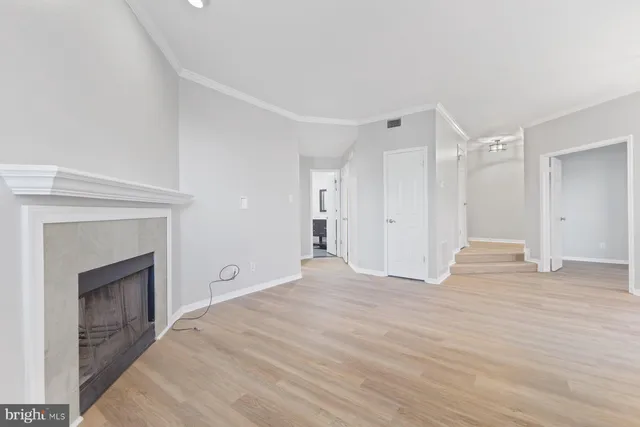 $2,150 | 678 Gateway Drive Southeast, Unit 911, Leesburg, VA 20175