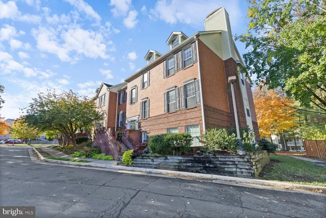 $2,150 | 678 Gateway Drive Southeast, Unit 911, Leesburg, VA 20175