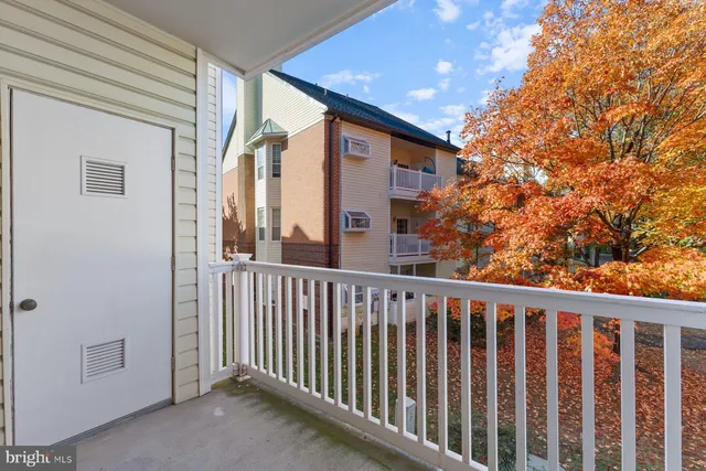 $2,150 | 678 Gateway Drive Southeast, Unit 911, Leesburg, VA 20175