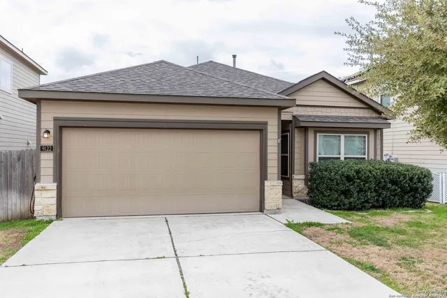 $1,750 | 9122 Vondel Park, Converse, TX 78109