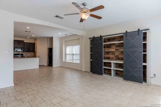 $1,750 | 9122 Vondel Park, Converse, TX 78109