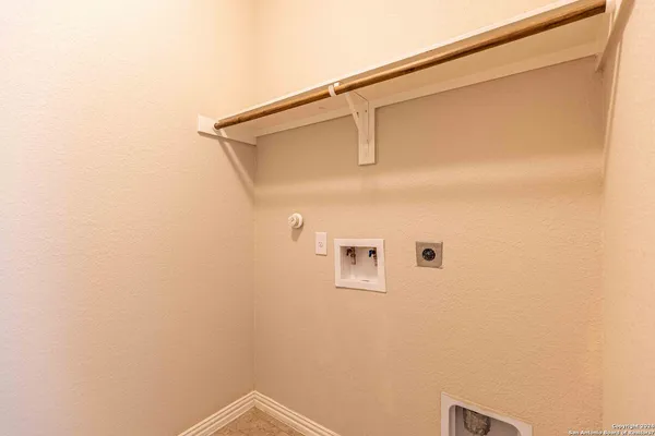 $1,699 | 9122 Vondel Park, Converse, TX 78109