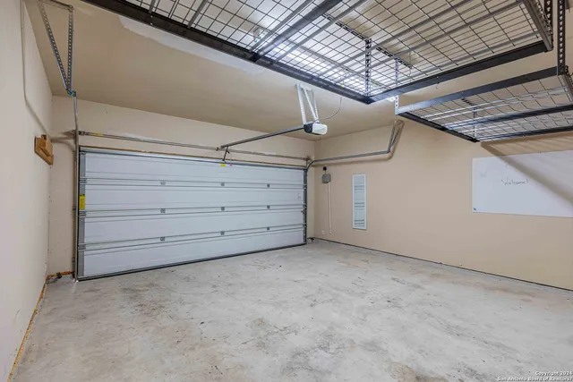 $1,750 | 9122 Vondel Park, Converse, TX 78109