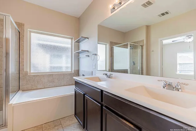 $1,750 | 9122 Vondel Park, Converse, TX 78109