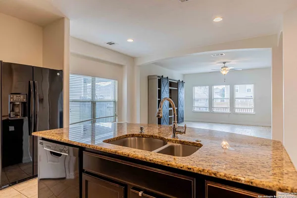$1,699 | 9122 Vondel Park, Converse, TX 78109