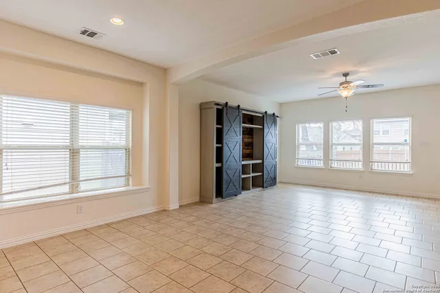 $1,750 | 9122 Vondel Park, Converse, TX 78109