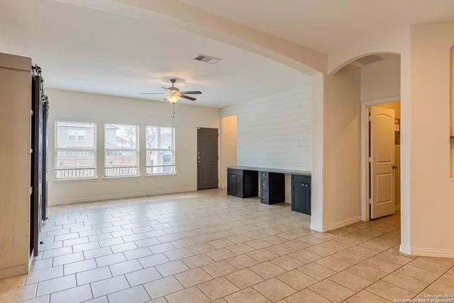 $1,750 | 9122 Vondel Park, Converse, TX 78109