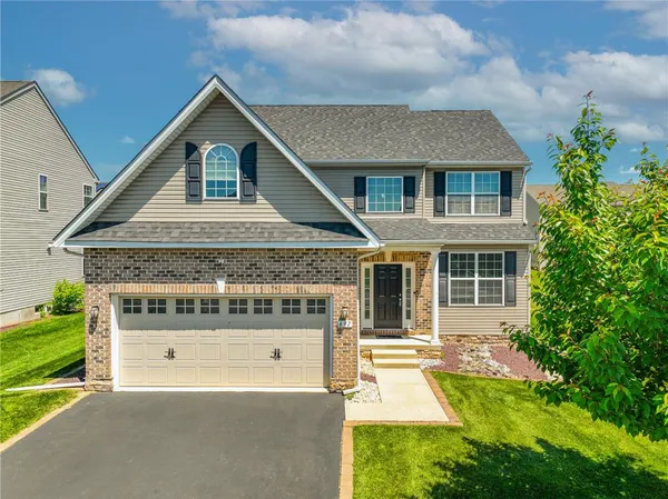$609,000 | 697 Mulberry Drive, Nazareth, PA 18064