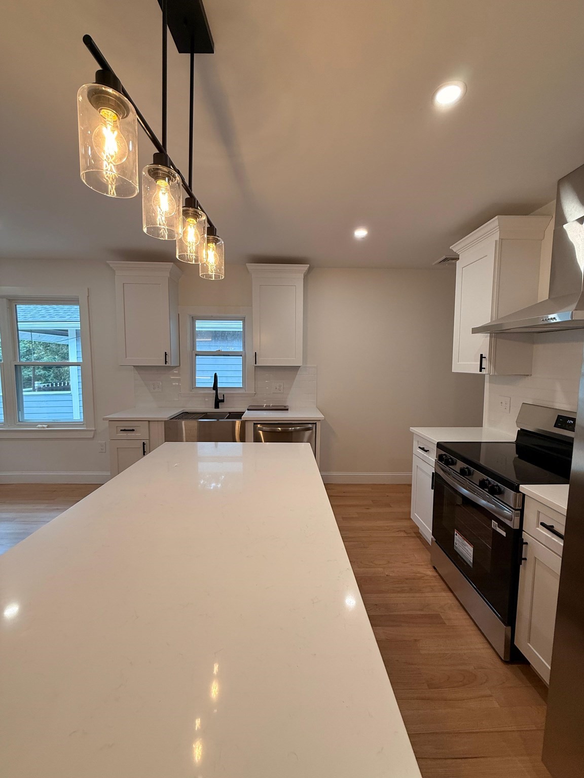 23 Murray Hill Road Medford, MA 02155 - Photo 9 of 28 Gallery Image 9