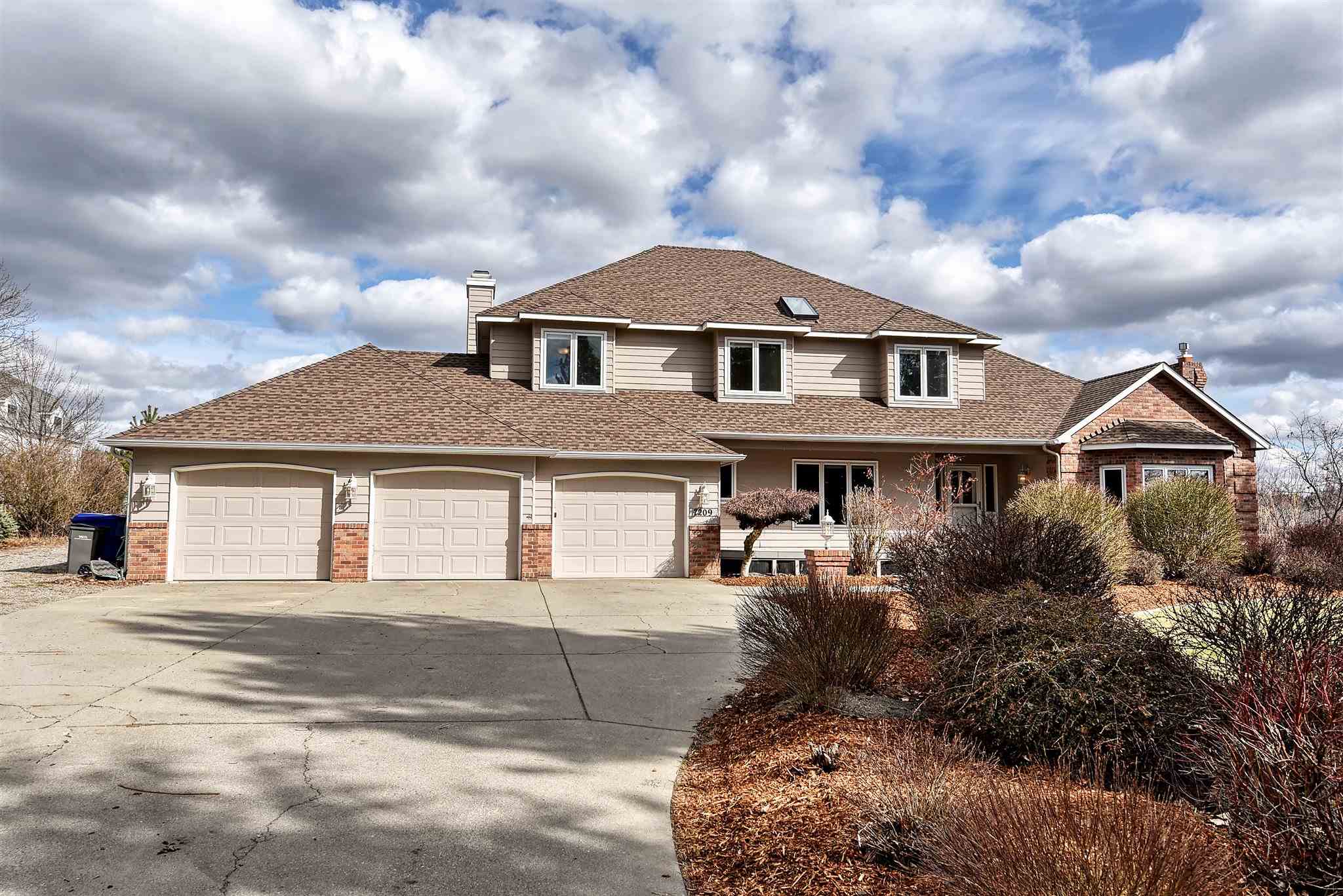 7209 South Meadows Road Spokane, WA 99223 - Photo 1 of 50 Gallery Image 1