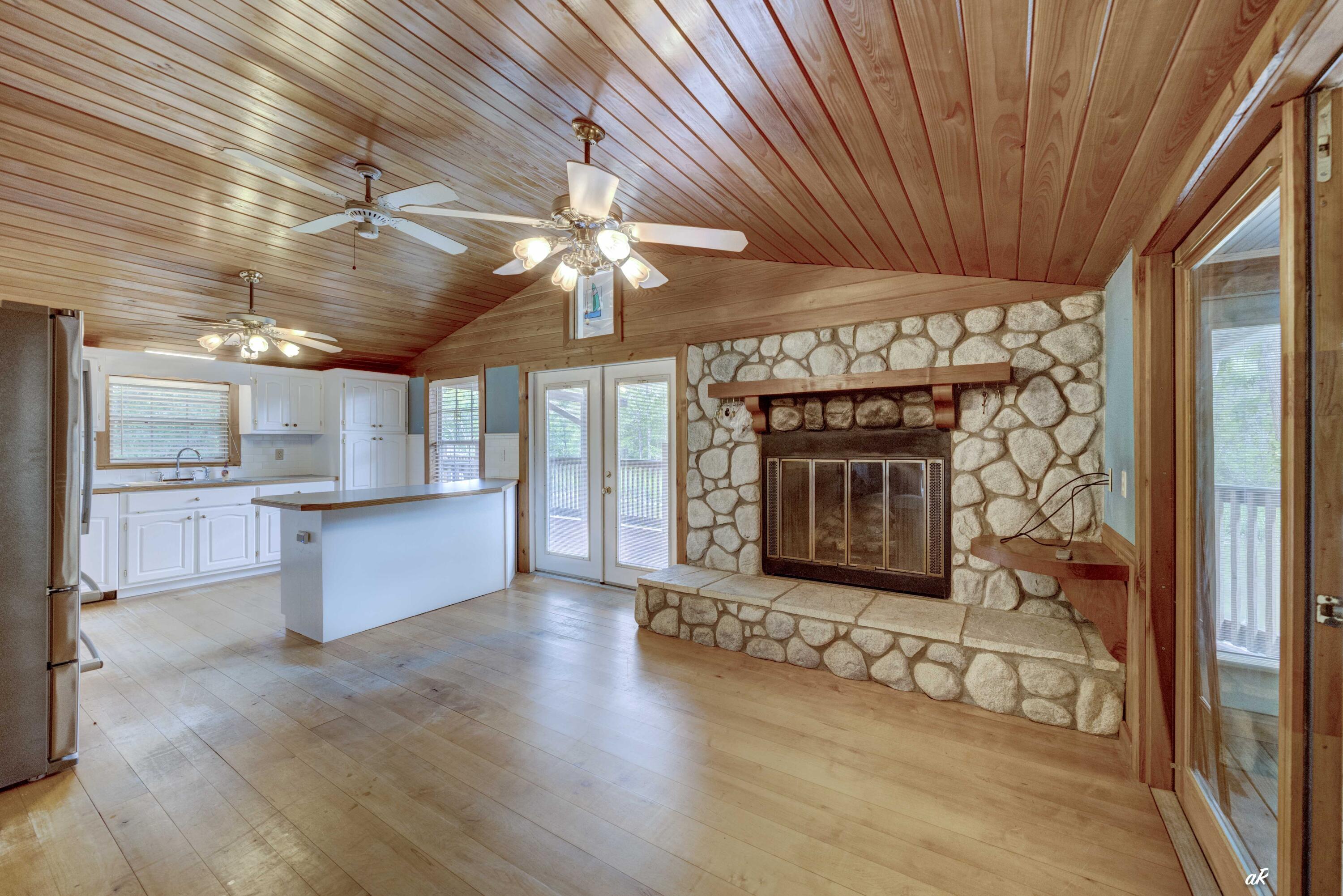 7930 Bunker Road Vernon, FL 32462 - Photo 39 of 68 Dining Area and Kitchen