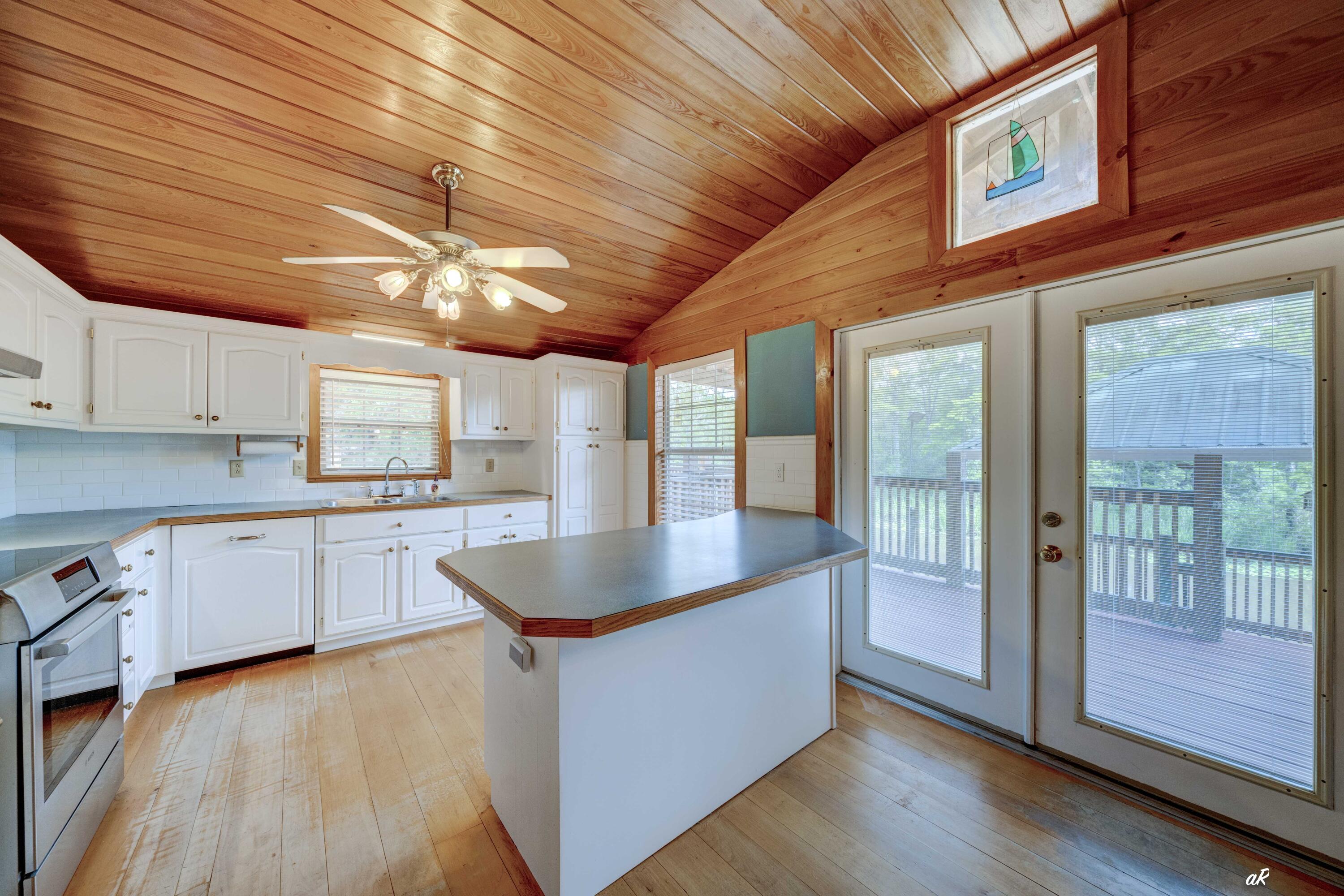 7930 Bunker Road Vernon, FL 32462 - Photo 42 of 68 Kitchen Entry