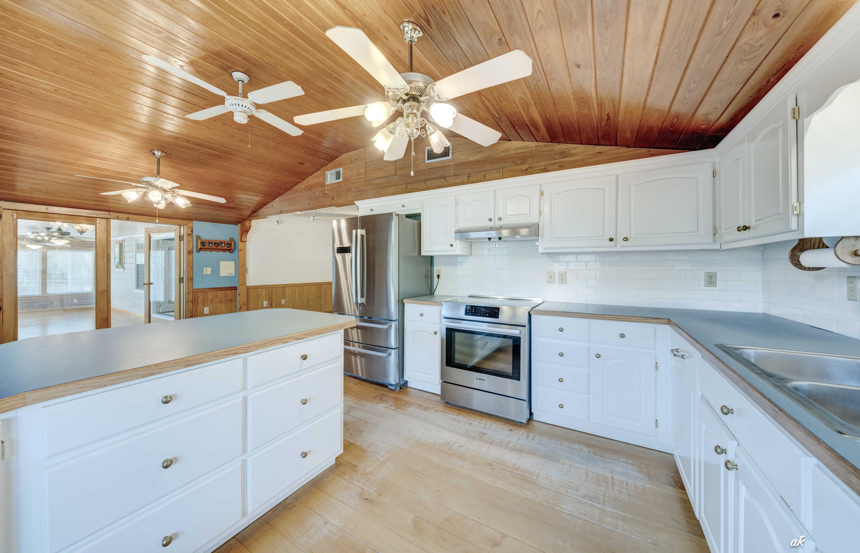 7930 Bunker Road Vernon, FL 32462 - Photo 44 of 68 Kitchen