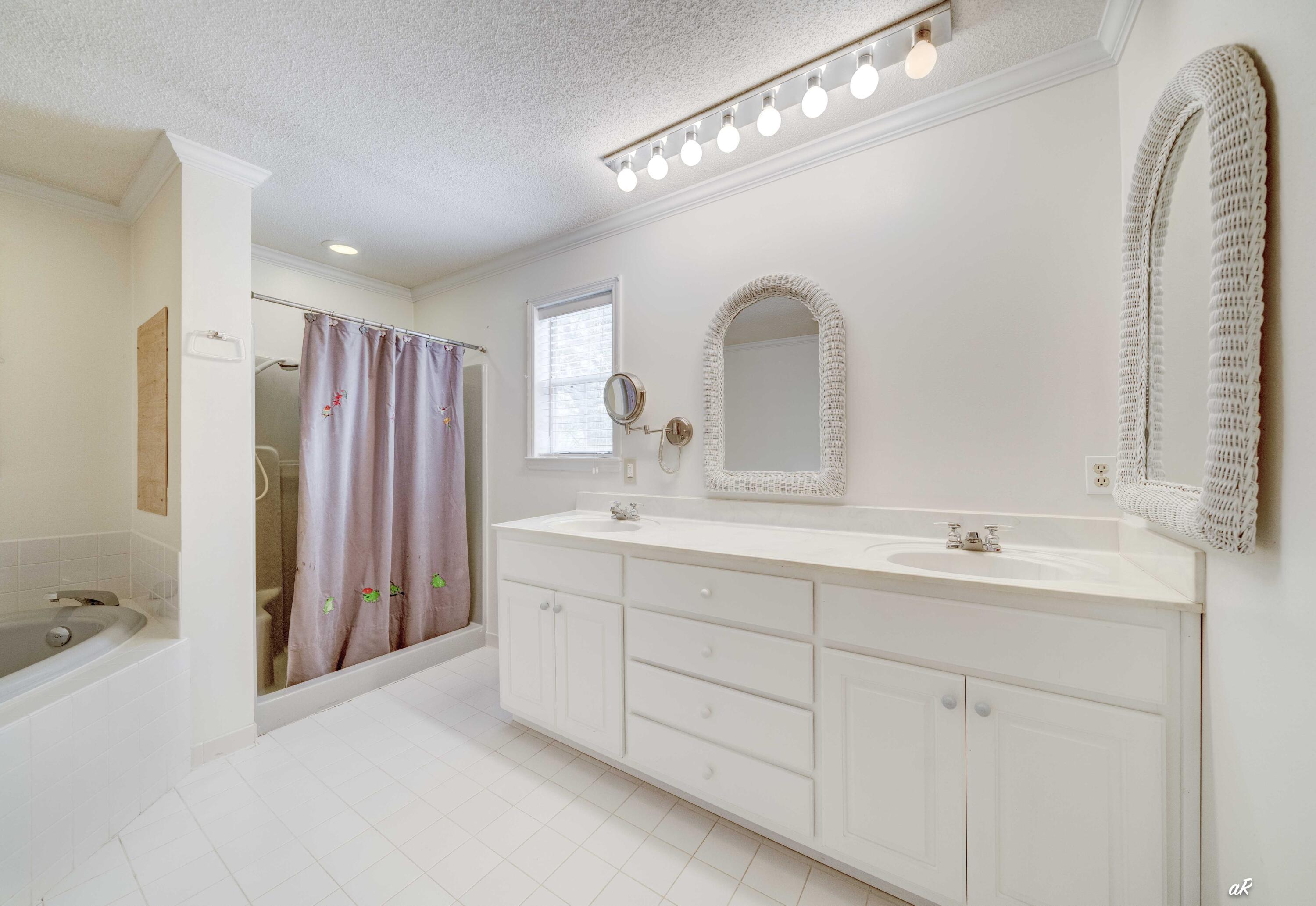 7930 Bunker Road Vernon, FL 32462 - Photo 49 of 68 Main Bathroom