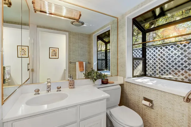 $1,100,000 | 4615 American River Drive, Sacramento, CA 95864