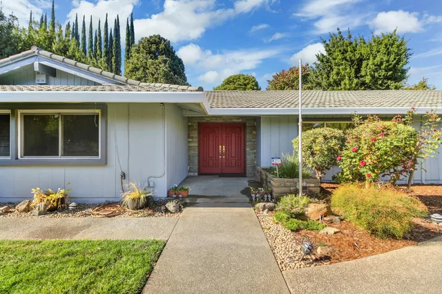 $1,100,000 | 4615 American River Drive, Sacramento, CA 95864