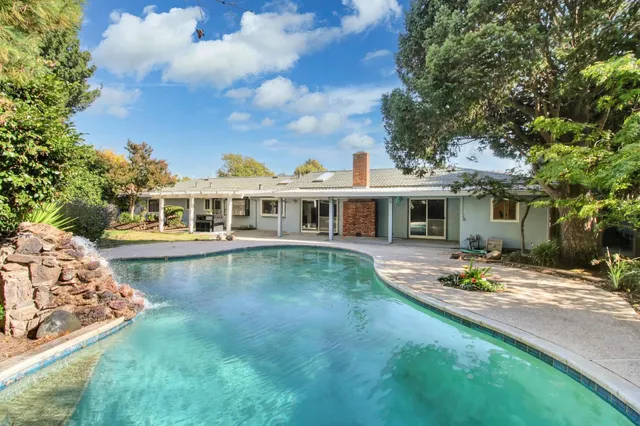 $1,100,000 | 4615 American River Drive, Sacramento, CA 95864