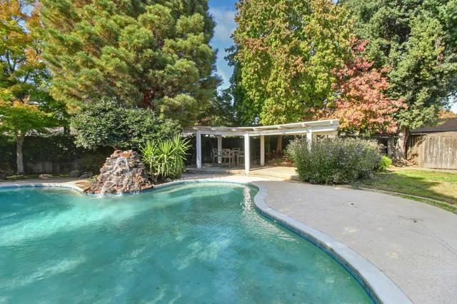 $1,100,000 | 4615 American River Drive, Sacramento, CA 95864