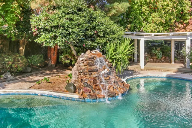 $1,100,000 | 4615 American River Drive, Sacramento, CA 95864