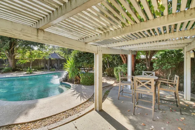 $1,100,000 | 4615 American River Drive, Sacramento, CA 95864