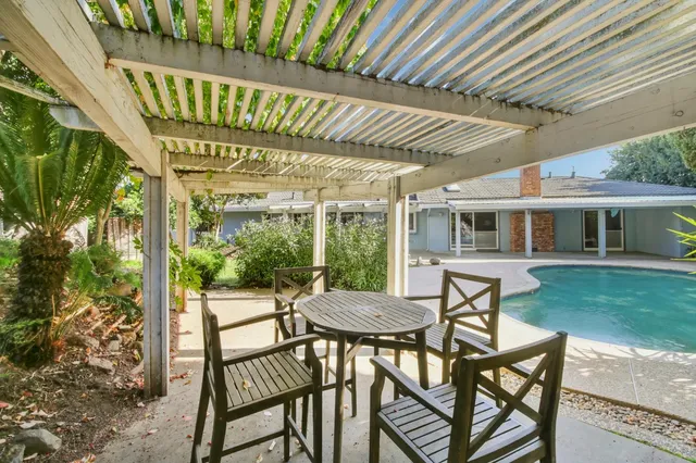 $1,100,000 | 4615 American River Drive, Sacramento, CA 95864