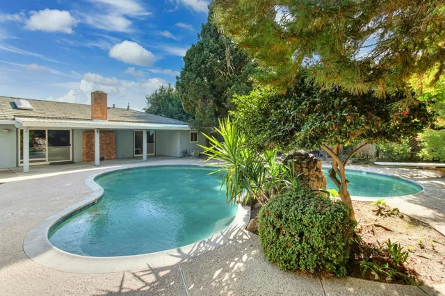 $1,100,000 | 4615 American River Drive, Sacramento, CA 95864