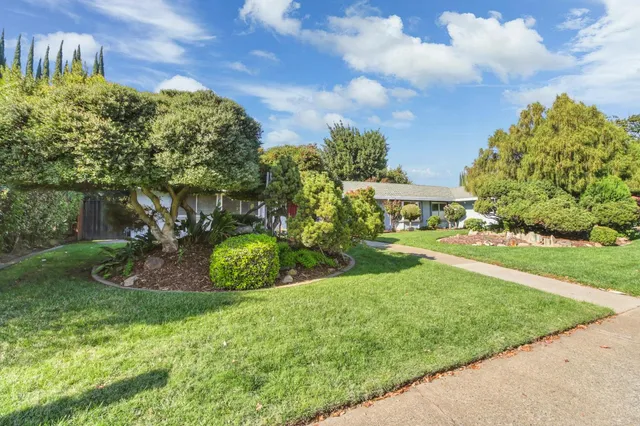 $1,100,000 | 4615 American River Drive, Sacramento, CA 95864