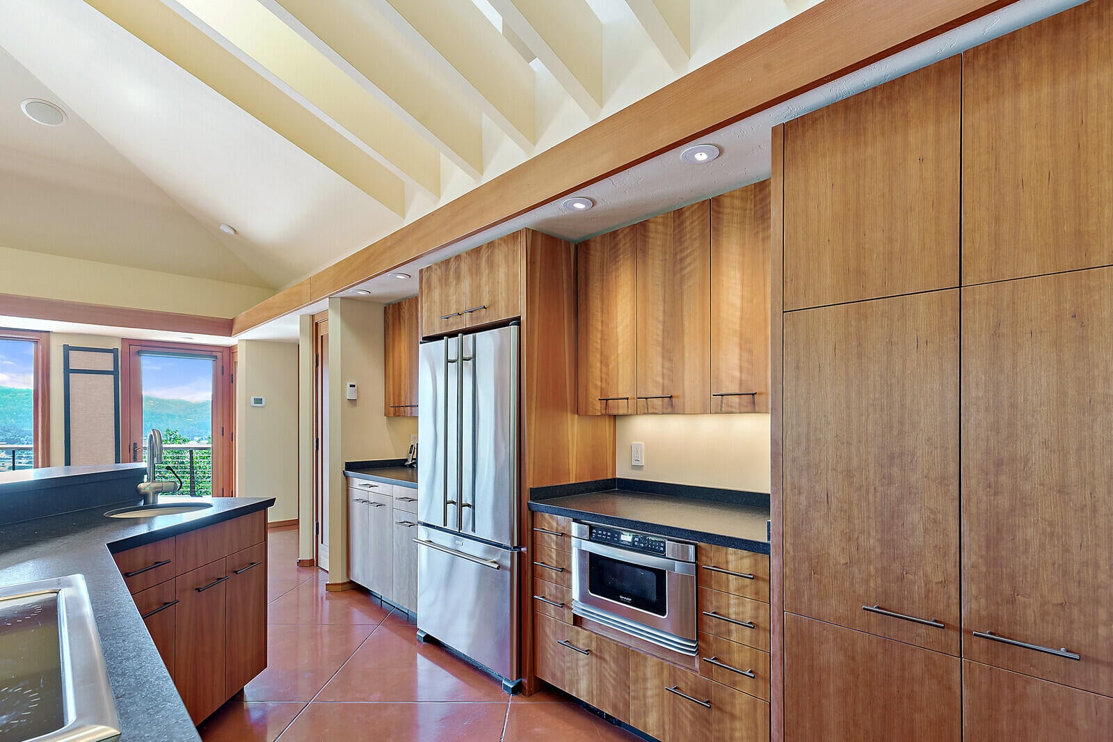 4922 Pioneer Road Medford, OR 97501 - Photo 21 of 70 Kitchen, Custom Cherry wood cabinets