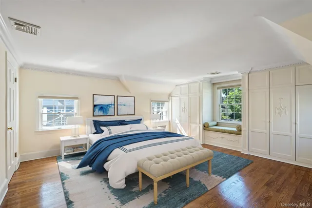 $12,000 | 74 Eakins Road, Manhasset, NY 11030